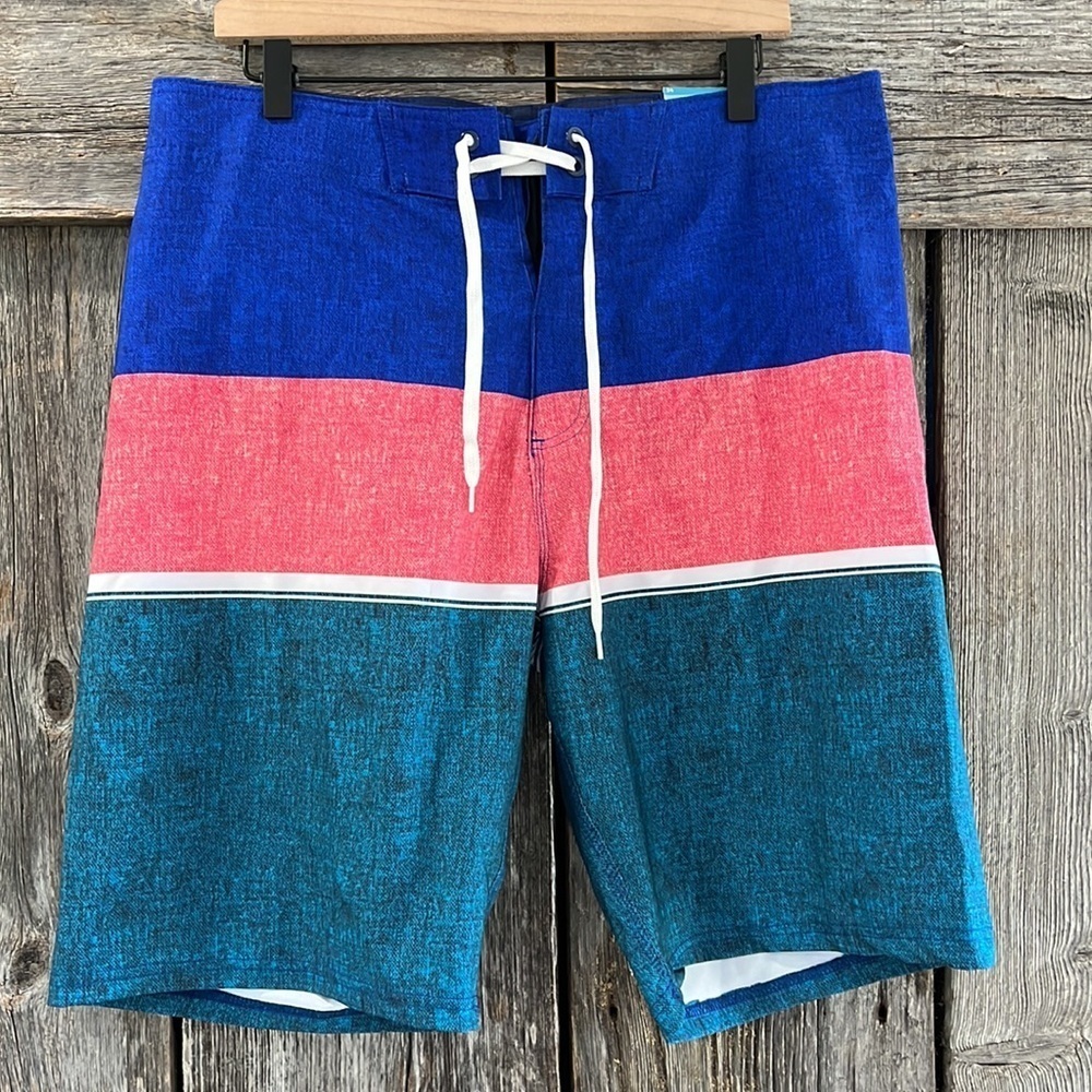 New Old Navy Knee Length Flex Board Shorts Swim Trunks Size 34